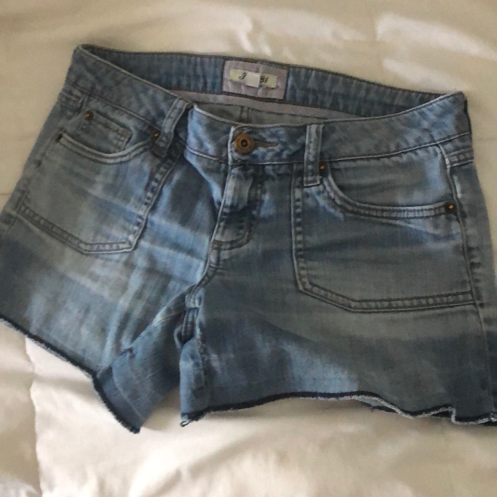 Cut off shorts